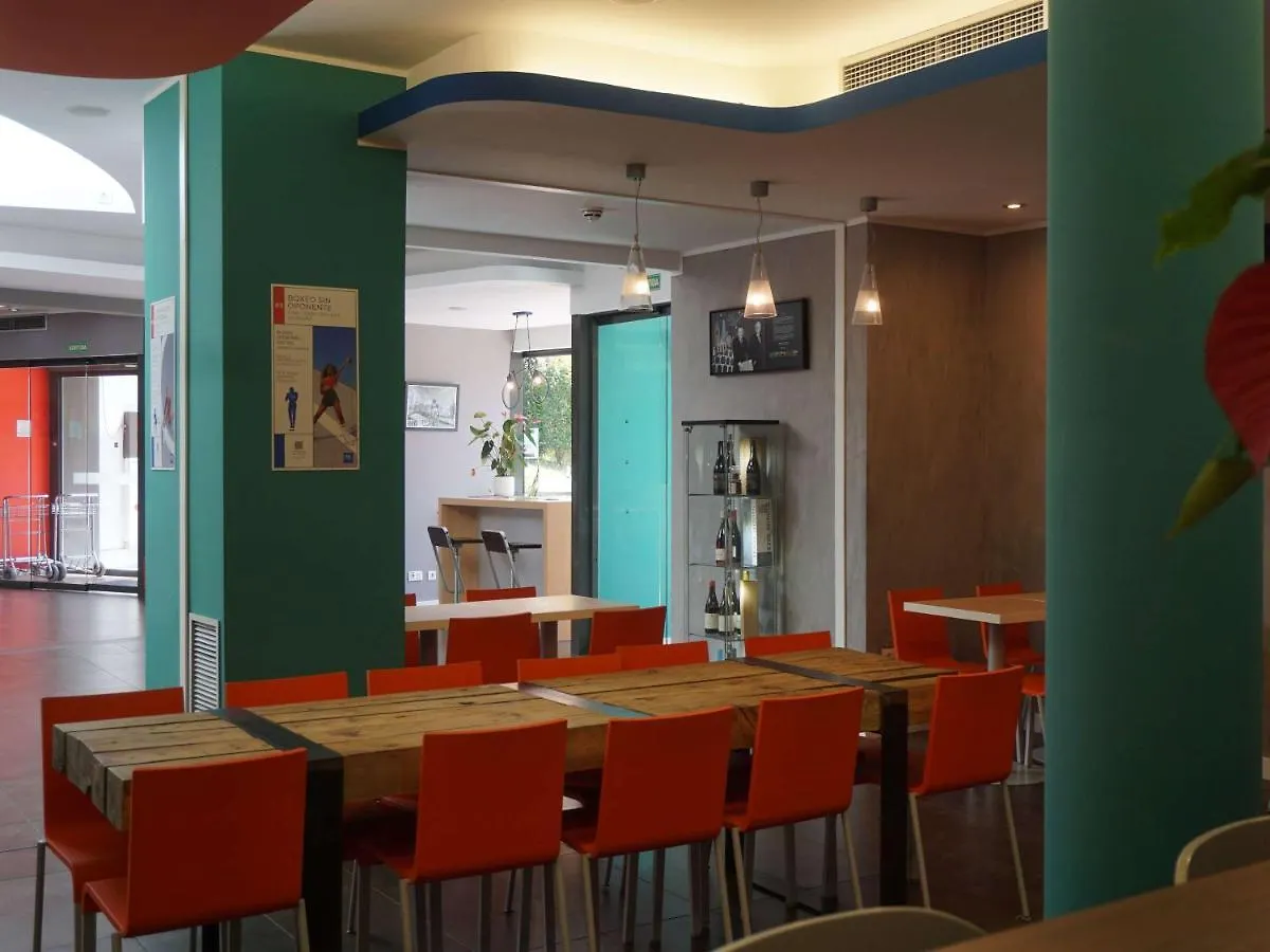 Ibis Budget Girona Costa Brava 2*,