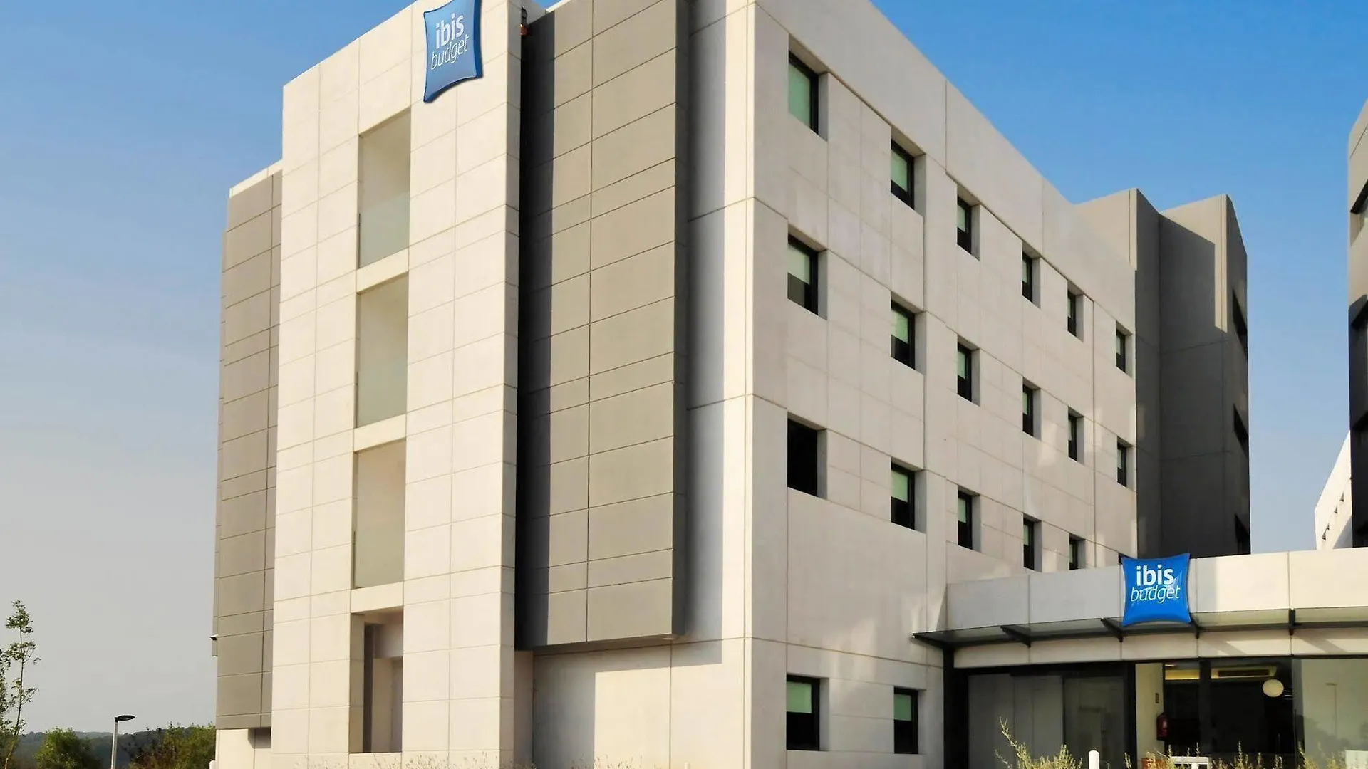 ** Konukevi Ibis Budget Girona Costa Brava İspanya